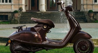 Vespa 946 Horse được rao bán tại Việt Nam: Giá gần 600 triệu đồng, sức hút có còn như các bản Tết trước?